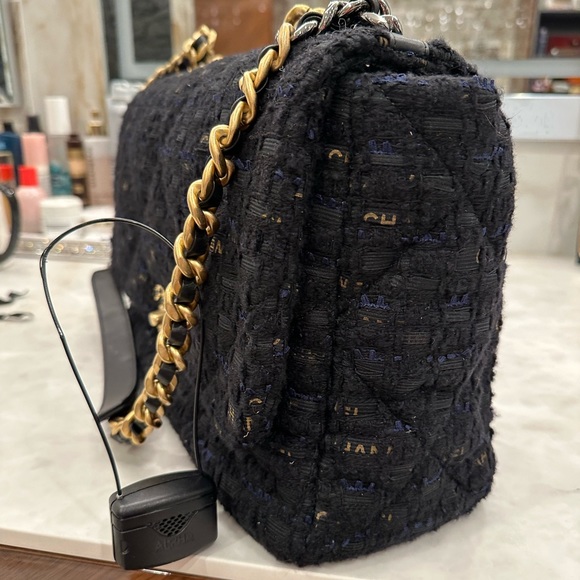 Chanel 19 bag - Picture 9 of 10